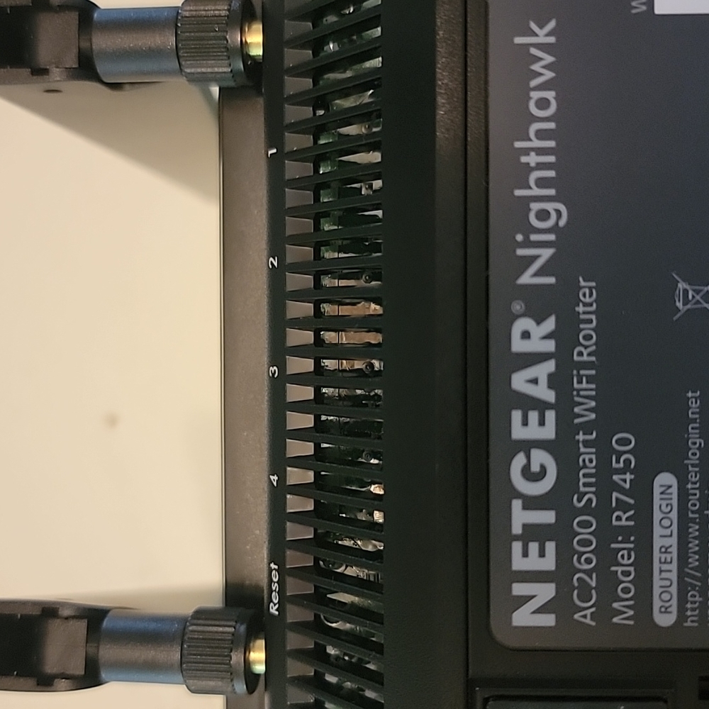 Netgear Nighthawk R7450 Router - Picture 5 of 16